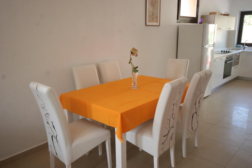 Apartments Karabaic Krk كرك الغرفة الصورة
