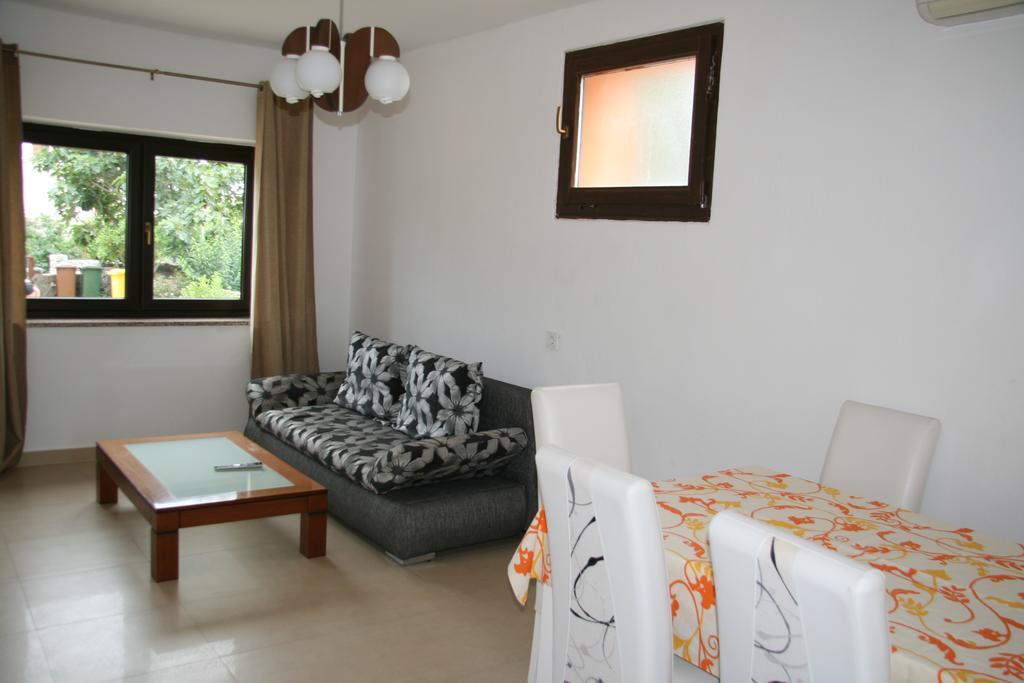 Apartments Karabaic Krk كرك المظهر الخارجي الصورة