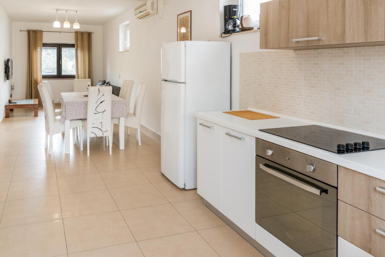 Apartments Karabaic Krk كرك المظهر الخارجي الصورة