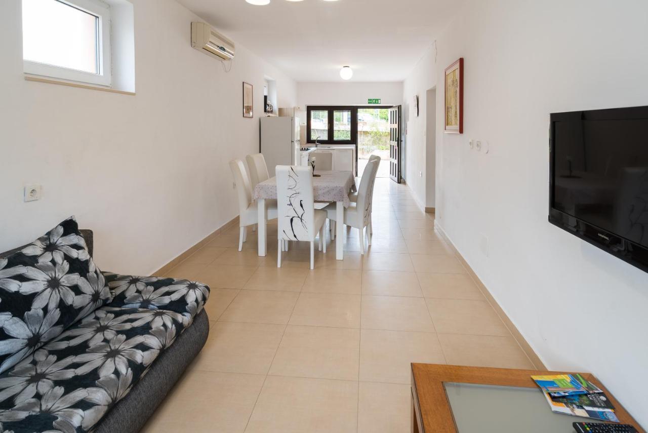 Apartments Karabaic Krk كرك المظهر الخارجي الصورة